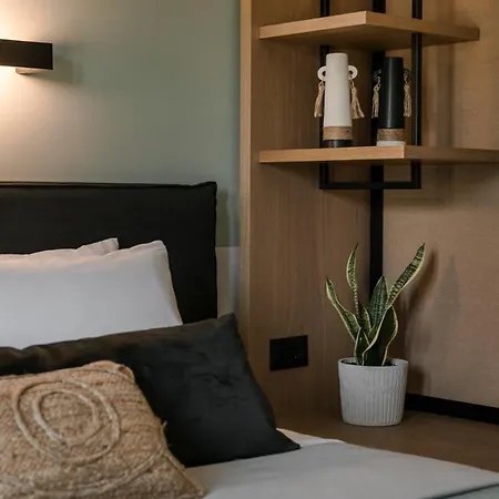 Aparktion The Zephyrus * Lixouri